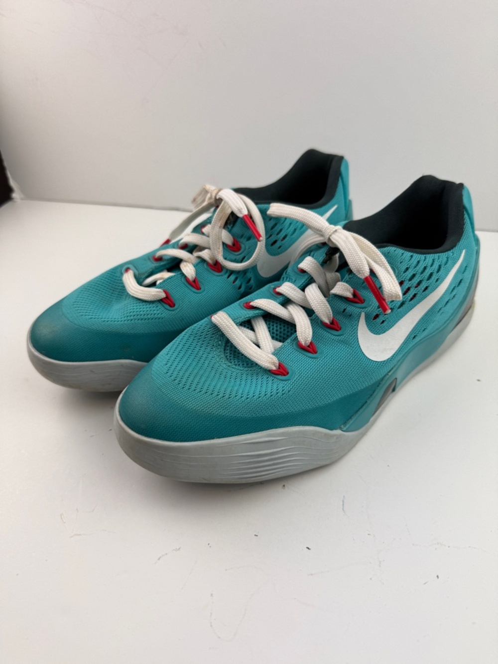 Nike Kobe Black Mamba YOUTH size 4